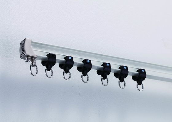 Хорошая цена. Модная простая аттестация ISO изогнула Bendable след занавеса Онлайн