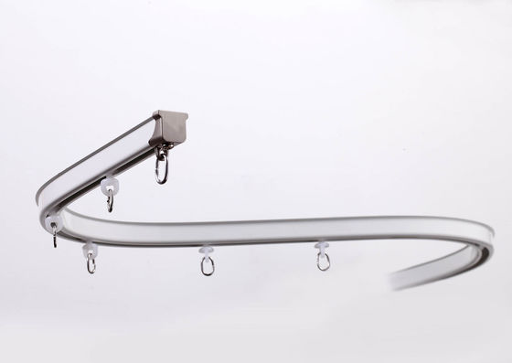 Хорошая цена. S складывает Bendable рельсы занавеса белые и черный цвет Онлайн